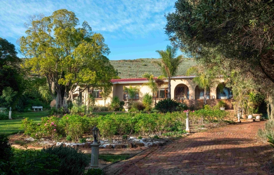 5 Bedroom Property for Sale in Uniondale Western Cape